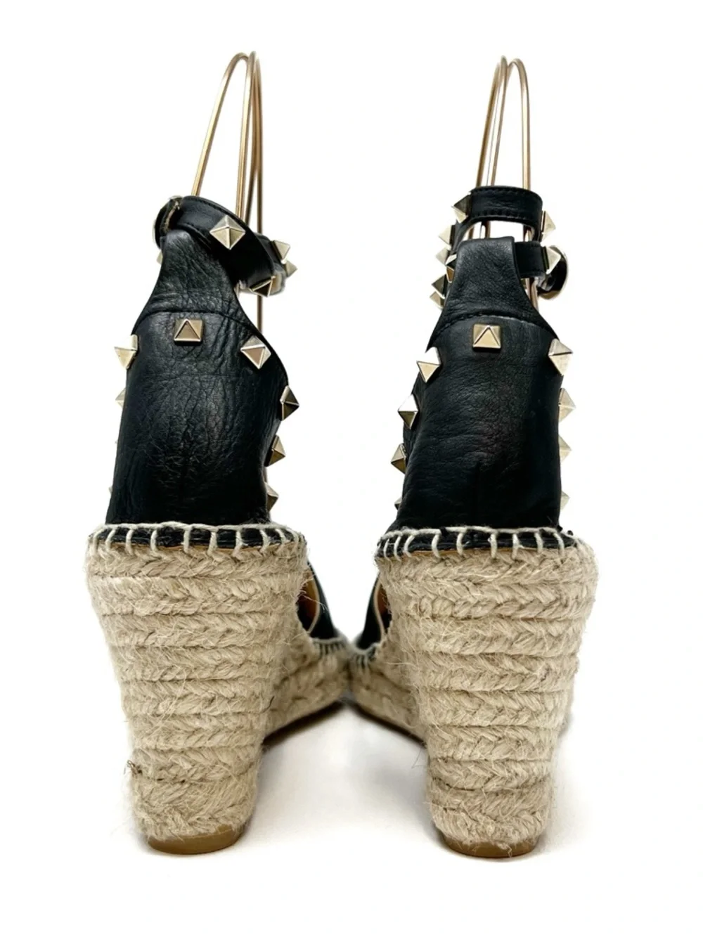 Maypol description studded
